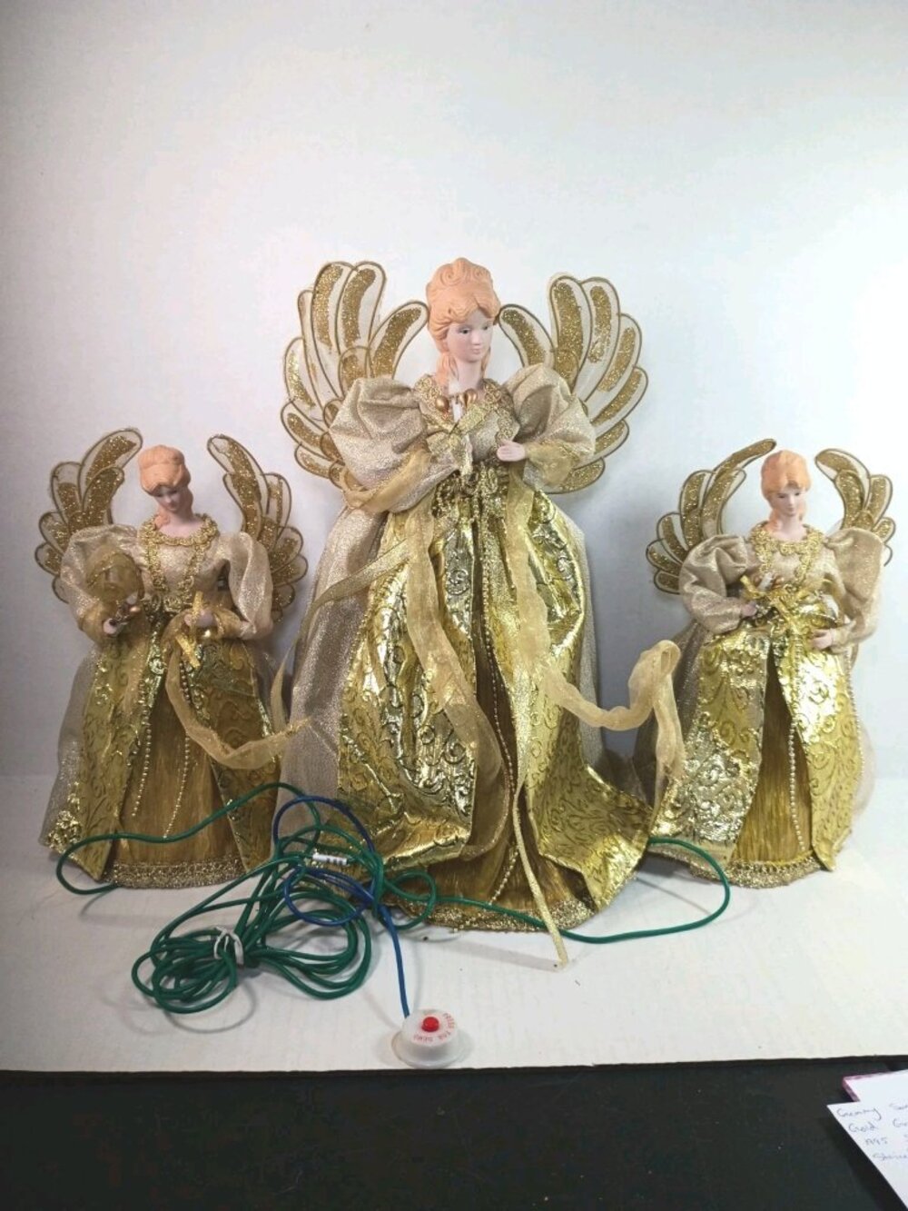 Christmas Eve by Santa's Best Singing Choir Of Angels Gold Sings 2 songs Lights